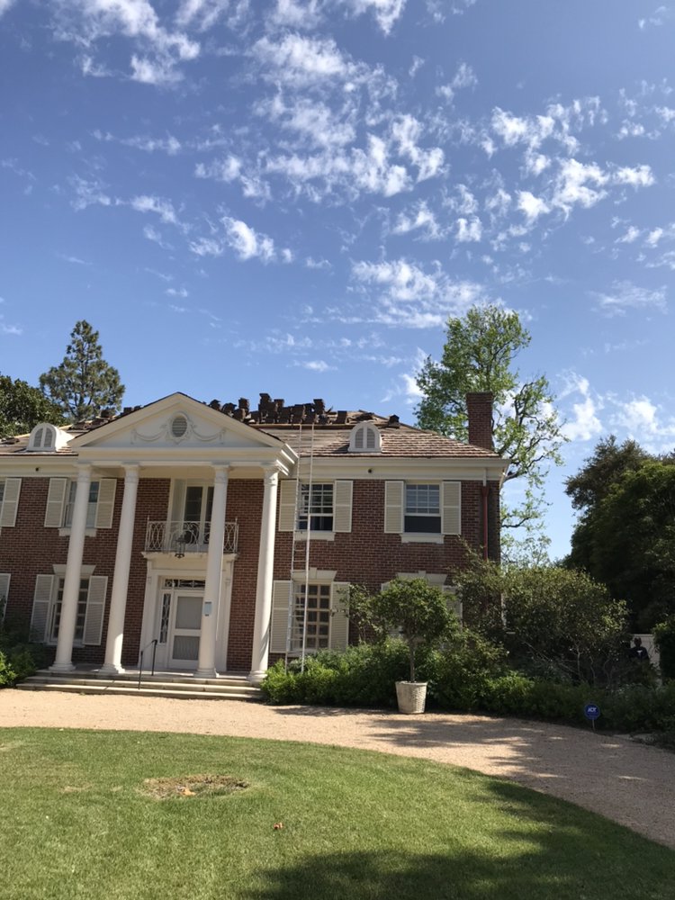 Slide of Frank Delgado Roofing