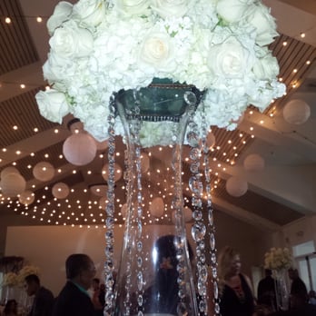 Art Quest Flowers - Amazing centerpiece. So elegant! - Florists Near Me - San Diego, California