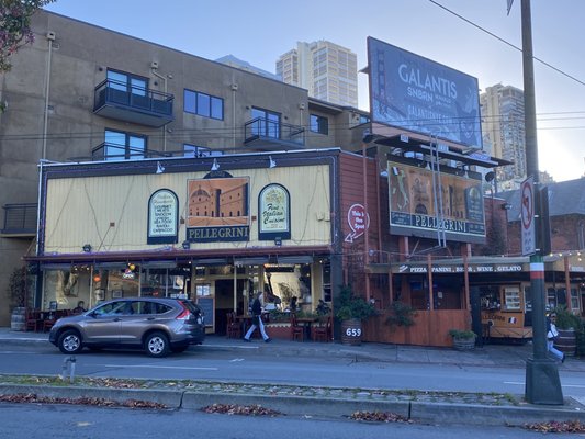 Piazza Pellegrini by null