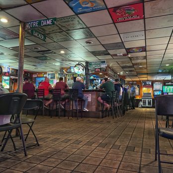 Linebacker Lounge - Sports Bars Near Me - South Bend, Indiana Linebacker Lounge - Sports Bars Near Me - South Bend, Indiana