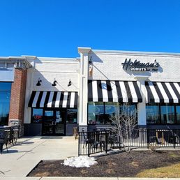 Front with nice large patio