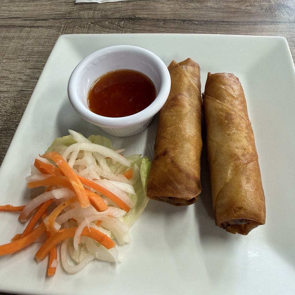 Pho District - A2. Fried Veggie Spring Rolls (2pcs) - Soup Near Me - Glen Burnie, Maryland