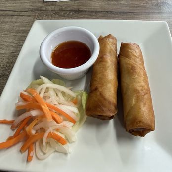 Pho District - A2. Fried Veggie Spring Rolls (2pcs) - Soup Near Me - Glen Burnie, Maryland