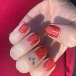 I keep my Nails short because I am a ceramicist. These nails LAST through two solid weeks of throwing clay. The manicure is perf.! I keep my Nails short because I am a ceramicist. These nails LAST through two solid weeks of throwing clay. The manicure is perf.!