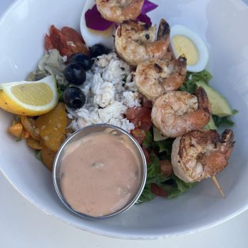 The Cliff Restaurant - Crab and shrimp salad - American Near Me - Laguna Beach, California The Cliff Restaurant - Crab and shrimp salad - American Near Me - Laguna Beach, California