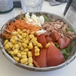 La Scuna - Mixed salad with tuna