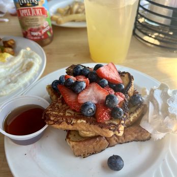 Cafe de la Abuela - French Toast, I loved how everything was on the side. I asked for no powdered sugar and they obliged. - Cafes Near Me - San Fernando, California Cafe de la Abuela - French Toast, I loved how everything was on the side. I asked for no powdered sugar and they obliged. - Cafes Near Me - San Fernando, California