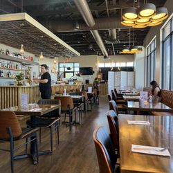 Mom’s Kitchen Waukesha - Restaurant decor