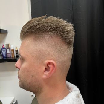 R Studio 23 - Hair Salons Near Me - San Mateo, California R Studio 23 - Hair Salons Near Me - San Mateo, California