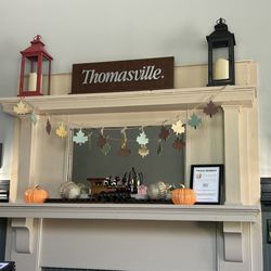 Cross Ties Restaurant and Catering - Decor as you walk into restaurant.