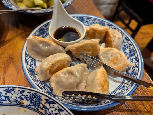 Chengdu Bistro West Town 蓉小馆 by null Chengdu Bistro West Town 蓉小馆 by null