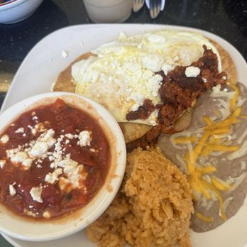 Rose Cafe and Bakery - Huevos rancheros with chorizo and horchata latte - Coffee & Tea Near Me - Granada Hills, California