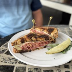 Golden Crab Seafood & Bar - Ruben with no kraut