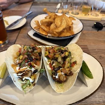 Yuengling - Blackened shrimp tacos with potato chips - Breweries Near Me - Tampa, Florida Yuengling - Blackened shrimp tacos with potato chips - Breweries Near Me - Tampa, Florida