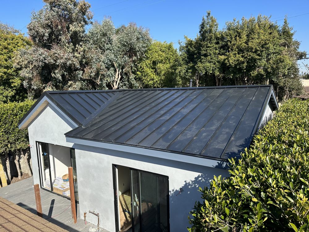 Slide of 3G Tres Generaciones Roofing