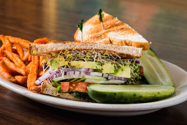 Cindi's NY Deli & Restaurant