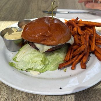 Mike & Anne's Restaurant - California Burger - New American Near Me - South Pasadena, California Mike & Anne's Restaurant - California Burger - New American Near Me - South Pasadena, California