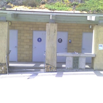 Fletcher Cove Park - bathrooms - Parks Near Me - Solana Beach, California