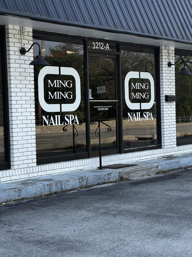 Ming Ming Nail Spa Logo
