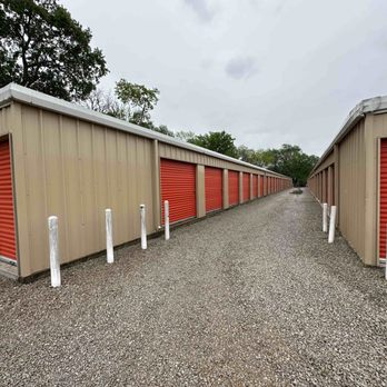 1. Dewey's Best Self Storage