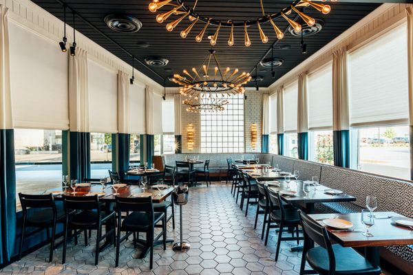 Little’s Oyster Bar by null