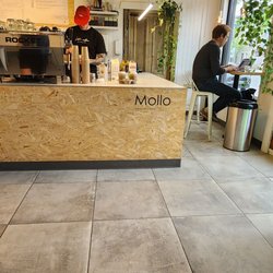Mollo - Inside the shop
