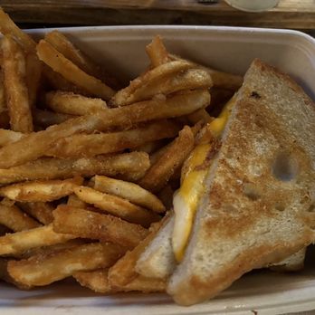 Big Bear Mountain Brewery - Grilled Cheese - Pubs Near Me - Big Bear Lake, California