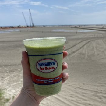 Hershey's Ice Cream Shop - Ice Cream & Frozen Yogurt Near Me - Wildwood, New Jersey