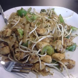 No Thai! - Drunken noodles with chicken!