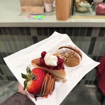 Aura Gardens - Desserts - Breakfast & Brunch Near Me - Carlsbad, California