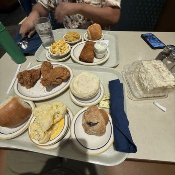 Cleburne Cafeteria - A nice spread - American Near Me - Houston, Texas