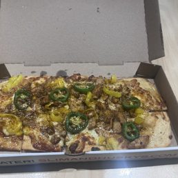 Chicken pepper and hot honey Pizza
