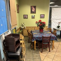 Pad Thai Cafe - Seating for a larger group.