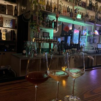 Waystone - flight - Wine Bars Near Me - San Francisco, California