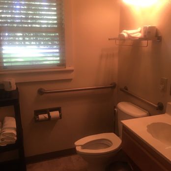 Black Rock Mountain State Park - Bathroom - Parks Near Me - Mountain City, Georgia