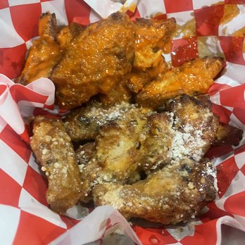 1000 Degrees Pizza - Houston, TX - chicken wings parmesan and buffalo - Chicken Wings Near Me - Houston, Texas
