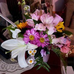 Fresh Flower arrangement Fresh Flower arrangement