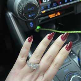 Regular polish & almond shape Regular polish & almond shape