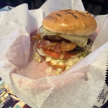 Foster's Grille - Bacon cheese burger - Burgers Near Me - Alexandria, Virginia
