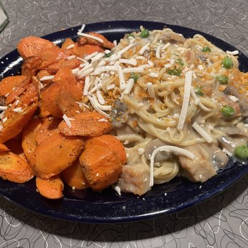 Veggie Galaxy - Chicken and mushroom linguine w/ roasted carrots (blue plate) - Breakfast & Brunch Near Me - Cambridge, Massachusetts Veggie Galaxy - Chicken and mushroom linguine w/ roasted carrots (blue plate) - Breakfast & Brunch Near Me - Cambridge, Massachusetts