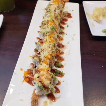 Mon Roll House - Faceless Green Dragon Roll. - Japanese Near Me - Santa Monica, California