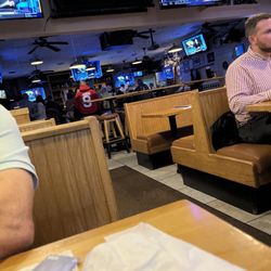 Daves Bar and Grille - Pic of the bar