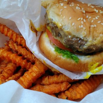 Redamak's - Velveeta Burger & sweet potato fries - Burgers Near Me - New Buffalo, Michigan Redamak's - Velveeta Burger & sweet potato fries - Burgers Near Me - New Buffalo, Michigan