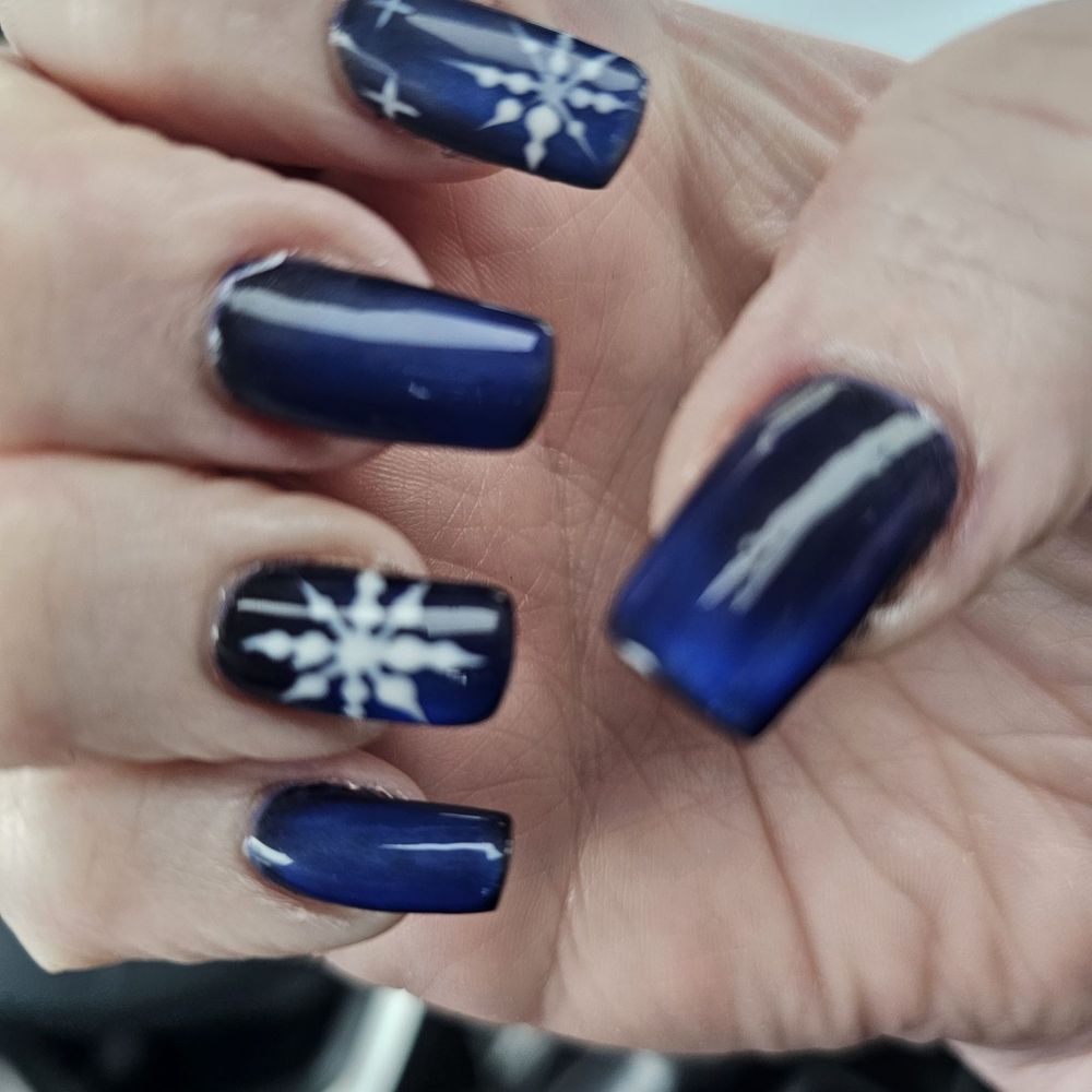 Venus Nails Day Spa - Winter snowflakes on jelly/cateye done by Ryan on 12/21/25 - Nail Salons Near Me - Vancouver, Washington Venus Nails Day Spa - Winter snowflakes on jelly/cateye done by Ryan on 12/21/25 - Nail Salons Near Me - Vancouver, Washington