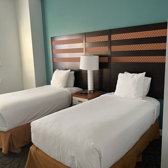 WorldMark Anaheim - Twin beds in second bedroom of 2 bedroom unit. - Hotels Near Me - Anaheim, California WorldMark Anaheim - Twin beds in second bedroom of 2 bedroom unit. - Hotels Near Me - Anaheim, California