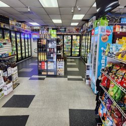 Newbury WINE & SPIRITS - Inside