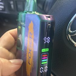 Las Vegas Smoke Shop And Vape - The 98 is the charge and 0.0 is the level of liquid. The liquid is full and it's 0.0 that's what's not working.