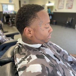 Headliners Barbershop