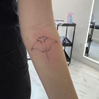 Lily Tattoo - Tattoo Near Me - Bunnell, Florida