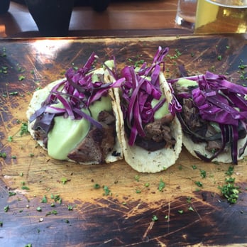Quinta de Piedra - Fantastic flank steak tacos. Rolando makes a great guacamole. Muy Bueno - Mexican Near Me - Playa del Carmen, ROO